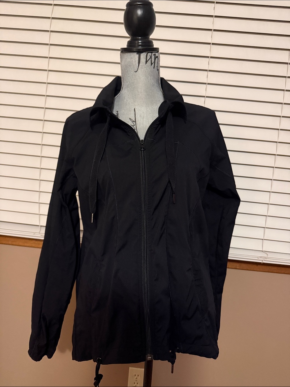 lululemon athletica Transition Jacket/Black Full-Zip Hoodie Jacket